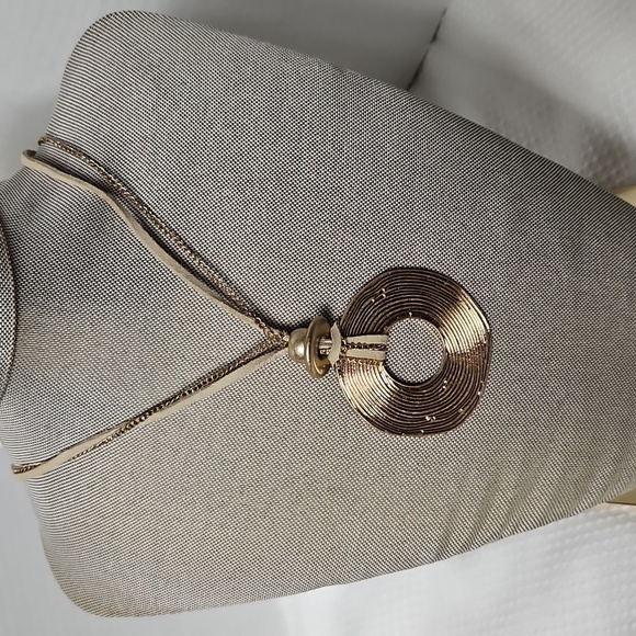 STATEMENT NECKLACE BOHEMIAN STYLE METAL STRIPED DISC - Picture 1 of 5